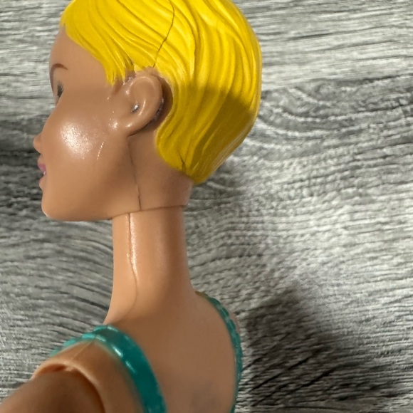 Barbie | Color Reveal: Unicorn Swimsuit Doll - Plastic Toy Doll - Picture 12 of 12